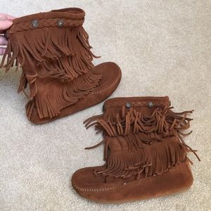 Minnetonka Mocassins Fringe Leather Boots